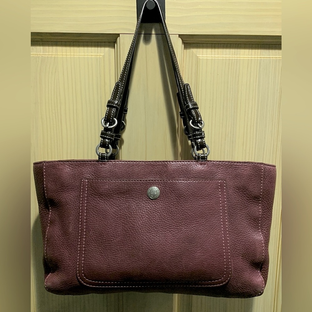 COACH Elegant Burgundy Leather Tote Bag